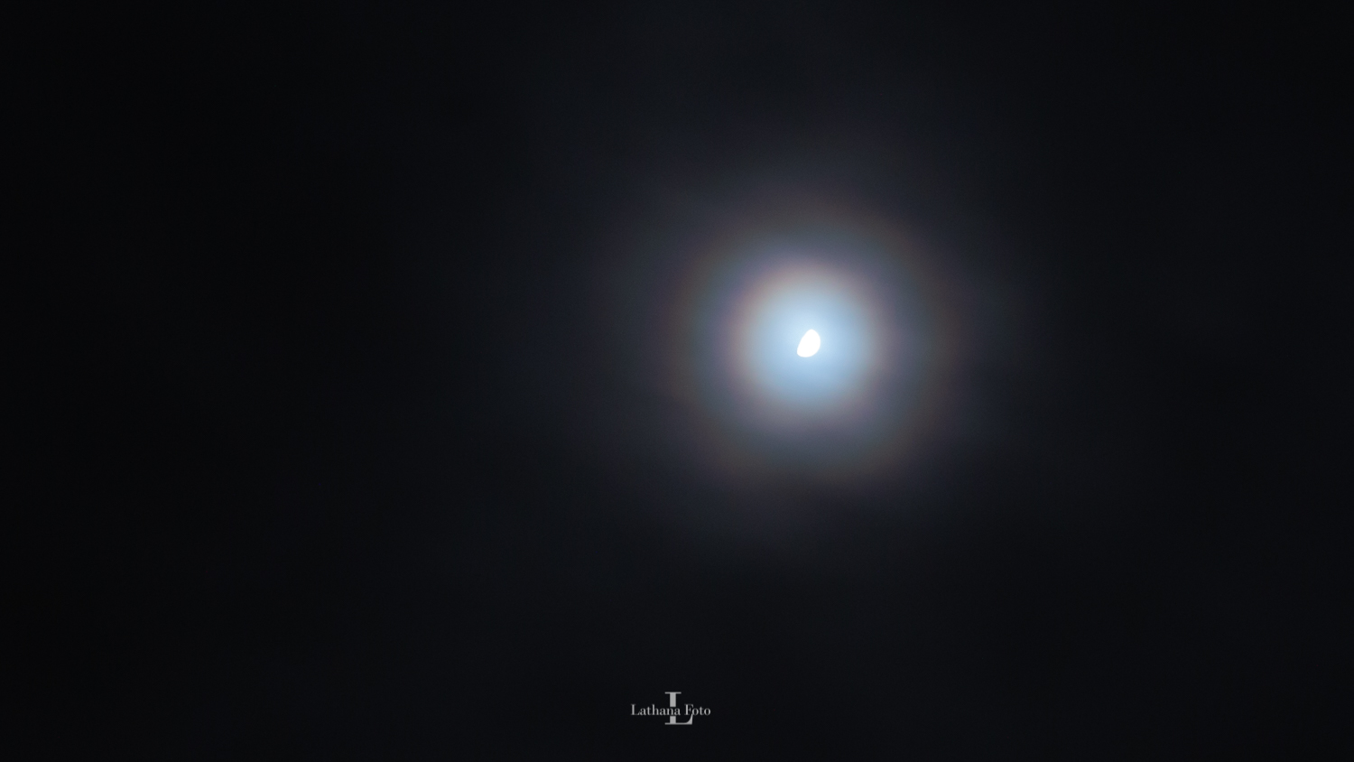 corona om månen 030220
