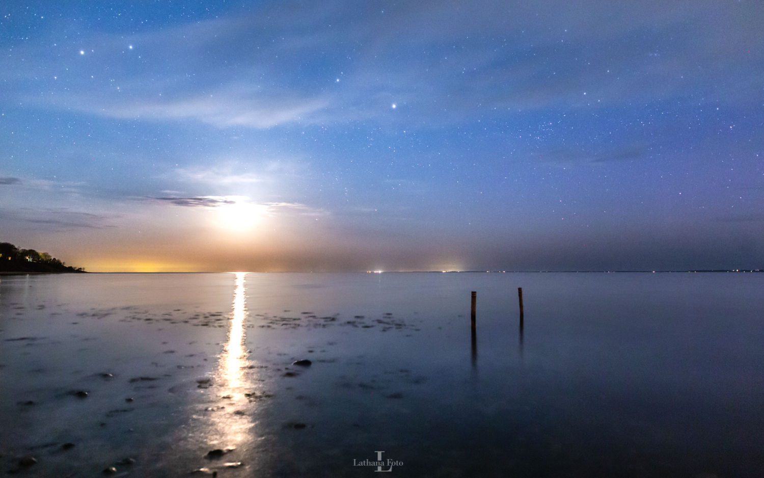 Måne og nordlys 180421 a